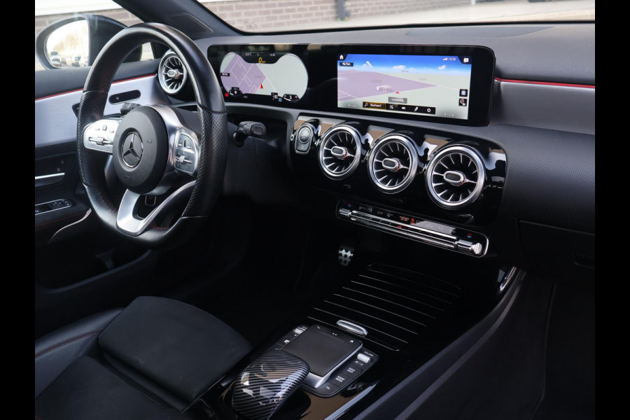 Mercedes-Benz A-Klasse 180 AUT. AMG SPORT + PANORAMA | MBUX | SFEERVERL. | CAMERA | MEMORY | STOELVERW.