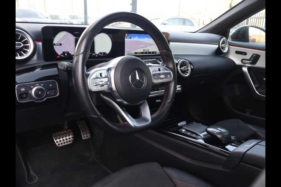 Mercedes-Benz A-Klasse 180 AUT. AMG SPORT + PANORAMA | MBUX | SFEERVERL. | CAMERA | MEMORY | STOELVERW.