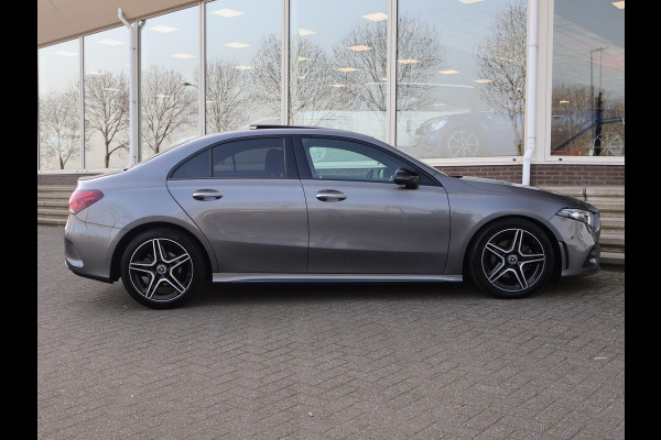 Mercedes-Benz A-Klasse 180 AUT. AMG SPORT + PANORAMA | MBUX | SFEERVERL. | CAMERA | MEMORY | STOELVERW.