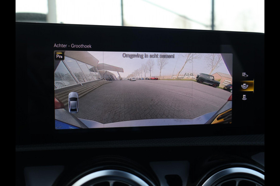 Mercedes-Benz A-Klasse 180 AUT. AMG SPORT + PANORAMA | MBUX | SFEERVERL. | CAMERA | MEMORY | STOELVERW.