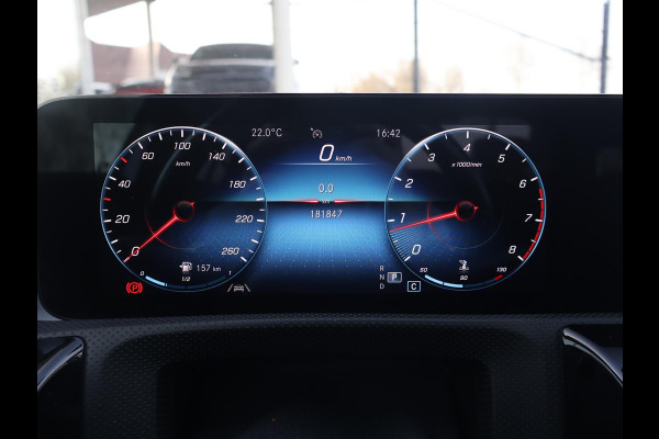 Mercedes-Benz A-Klasse 180 AUT. AMG SPORT + PANORAMA | MBUX | SFEERVERL. | CAMERA | MEMORY | STOELVERW.