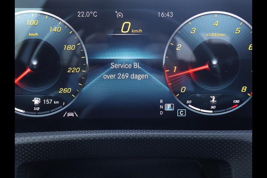 Mercedes-Benz A-Klasse 180 AUT. AMG SPORT + PANORAMA | MBUX | SFEERVERL. | CAMERA | MEMORY | STOELVERW.