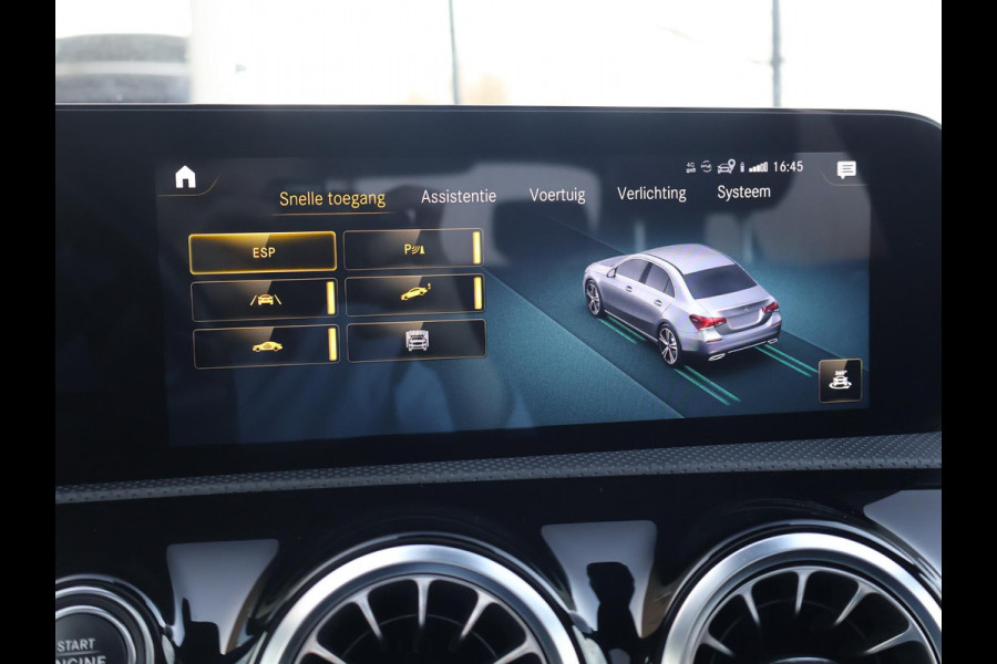 Mercedes-Benz A-Klasse 180 AUT. AMG SPORT + PANORAMA | MBUX | SFEERVERL. | CAMERA | MEMORY | STOELVERW.