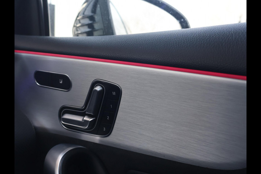 Mercedes-Benz A-Klasse 180 AUT. AMG SPORT + PANORAMA | MBUX | SFEERVERL. | CAMERA | MEMORY | STOELVERW.