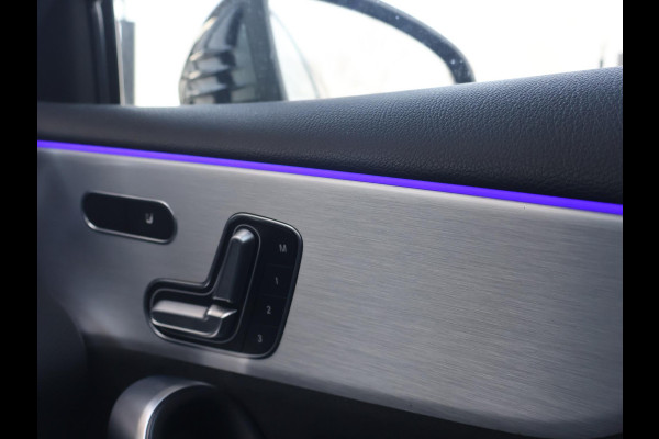 Mercedes-Benz A-Klasse 180 AUT. AMG SPORT + PANORAMA | MBUX | SFEERVERL. | CAMERA | MEMORY | STOELVERW.