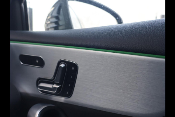 Mercedes-Benz A-Klasse 180 AUT. AMG SPORT + PANORAMA | MBUX | SFEERVERL. | CAMERA | MEMORY | STOELVERW.