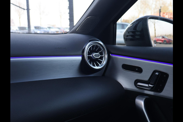 Mercedes-Benz A-Klasse 180 AUT. AMG SPORT + PANORAMA | MBUX | SFEERVERL. | CAMERA | MEMORY | STOELVERW.