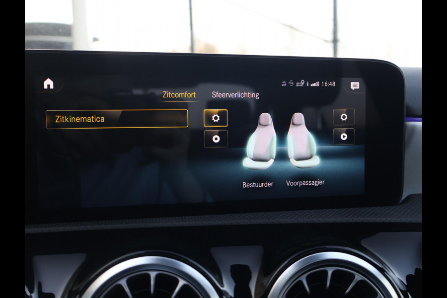 Mercedes-Benz A-Klasse 180 AUT. AMG SPORT + PANORAMA | MBUX | SFEERVERL. | CAMERA | MEMORY | STOELVERW.