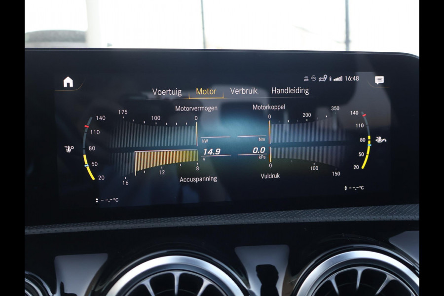 Mercedes-Benz A-Klasse 180 AUT. AMG SPORT + PANORAMA | MBUX | SFEERVERL. | CAMERA | MEMORY | STOELVERW.