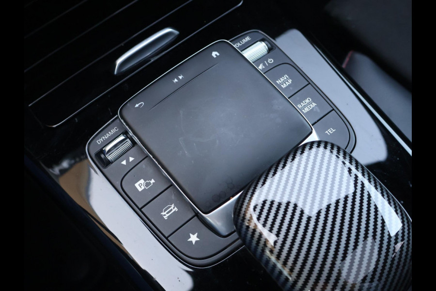 Mercedes-Benz A-Klasse 180 AUT. AMG SPORT + PANORAMA | MBUX | SFEERVERL. | CAMERA | MEMORY | STOELVERW.