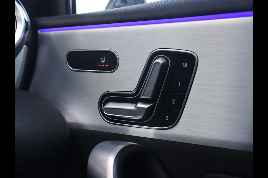 Mercedes-Benz A-Klasse 180 AUT. AMG SPORT + PANORAMA | MBUX | SFEERVERL. | CAMERA | MEMORY | STOELVERW.