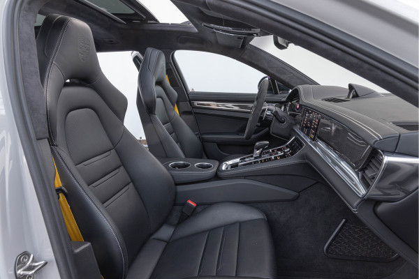 Porsche Panamera Sport Turismo 4.0 Turbo S E-Hybrid 700pk Sport-Design Akrapovic Carbon Burmester 4-wielsturing