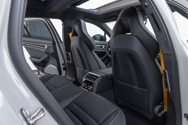 Porsche Panamera Sport Turismo 4.0 Turbo S E-Hybrid 700pk Sport-Design Akrapovic Carbon Burmester 4-wielsturing