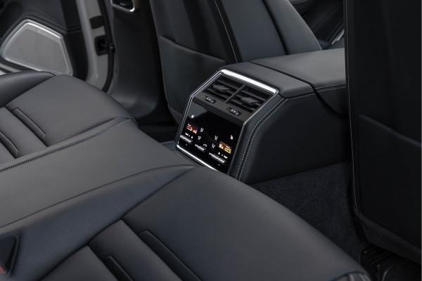 Porsche Panamera Sport Turismo 4.0 Turbo S E-Hybrid 700pk Sport-Design Akrapovic Carbon Burmester 4-wielsturing