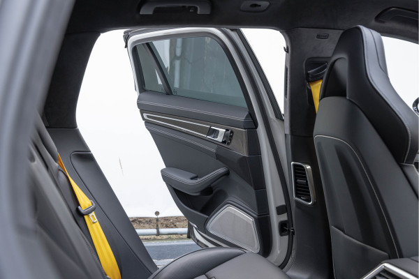 Porsche Panamera Sport Turismo 4.0 Turbo S E-Hybrid 700pk Sport-Design Akrapovic Carbon Burmester 4-wielsturing