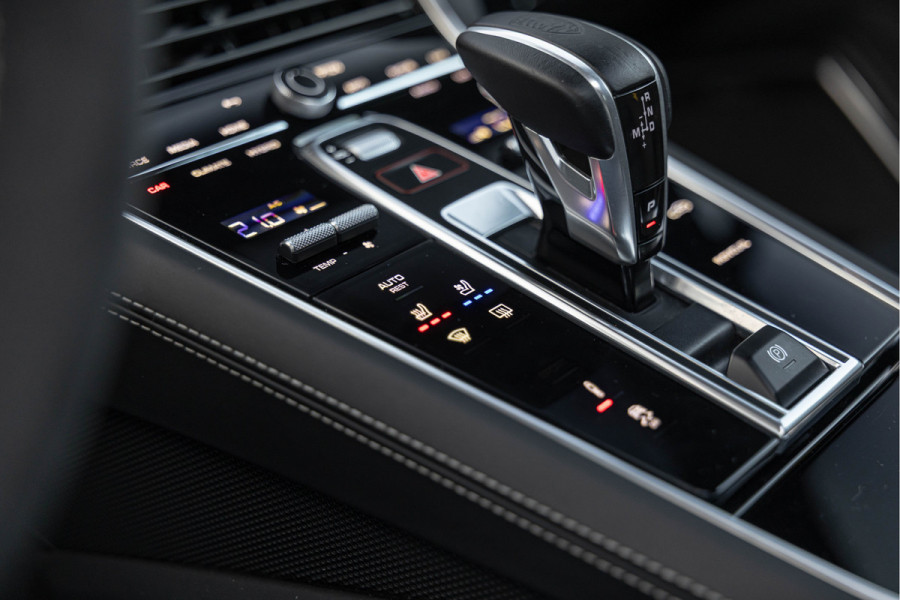 Porsche Panamera Sport Turismo 4.0 Turbo S E-Hybrid 700pk Sport-Design Akrapovic Carbon Burmester 4-wielsturing