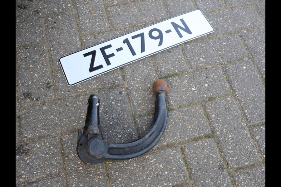 Audi A4 Avant 35 TFSI SPORT S LINE BLACK EDITION QUANTUMGRIJS + LEDER SPORTINTERIEUR | TREKHAAK | 20 INCH