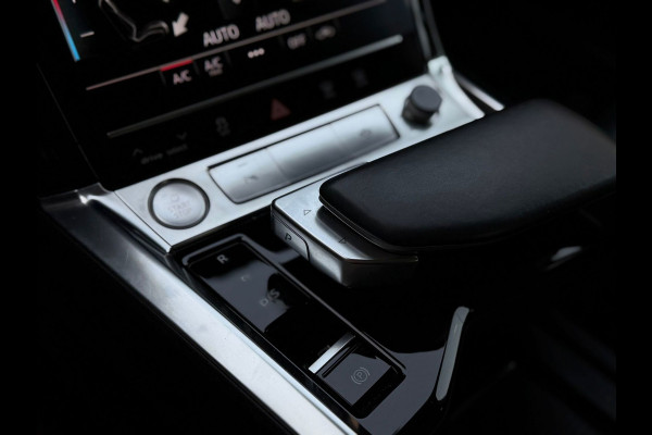 Audi e-tron E-tron 50 quattro Launch Sport edition, lederen interieur, stoelverwarming,luchtvering, NL auto met nationale auto pas