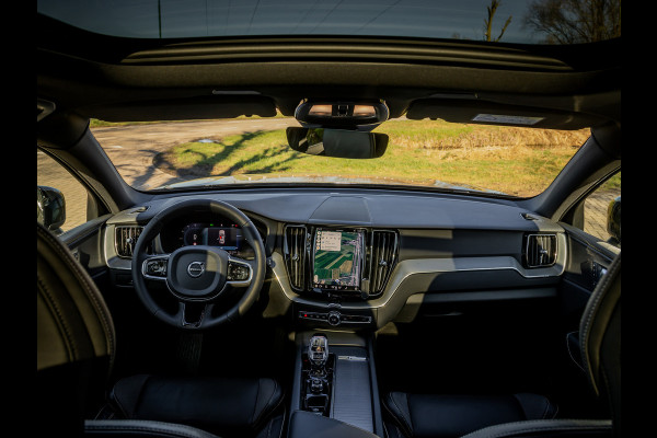 Volvo XC60 2.0 T6 Plug-in hybrid AWD Plus Dark Panoramadak