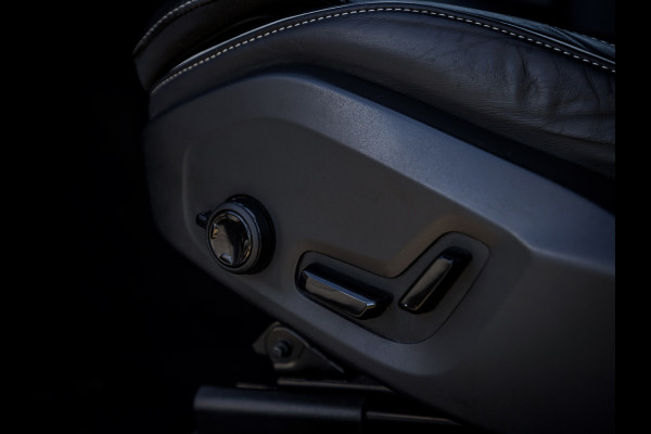 Volvo XC60 2.0 T6 Plug-in hybrid AWD Plus Dark Panoramadak