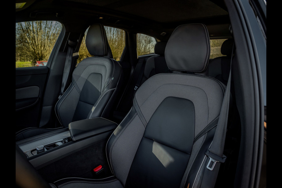 Volvo XC60 2.0 T6 Plug-in hybrid AWD Plus Dark Panoramadak