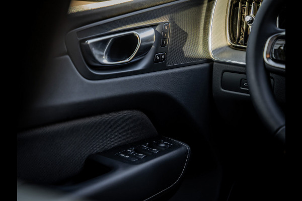 Volvo XC60 2.0 T6 Plug-in hybrid AWD Plus Dark Panoramadak