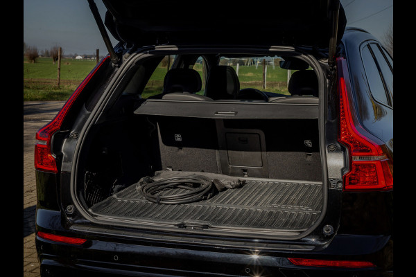 Volvo XC60 2.0 T6 Plug-in hybrid AWD Plus Dark Panoramadak