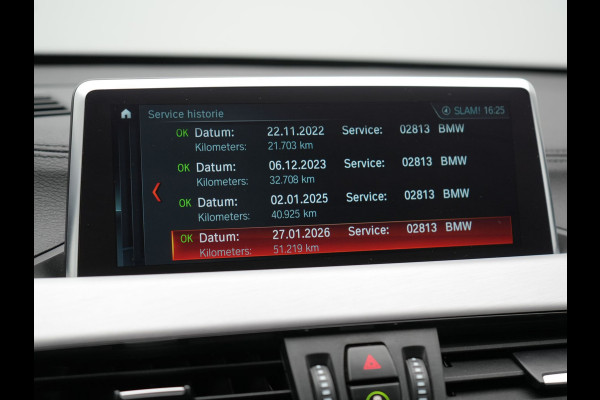 BMW X1 xDrive25e Sportline Plug In Hybrid 221pk Dealer O.H. PHEV | Trekhaak Afn. | Camera | Sportstoelen Memory & Verwarmd | Keyless | Sfeerverlichting | Adaptive LED | Cruise Control | Navigatie | DAB |