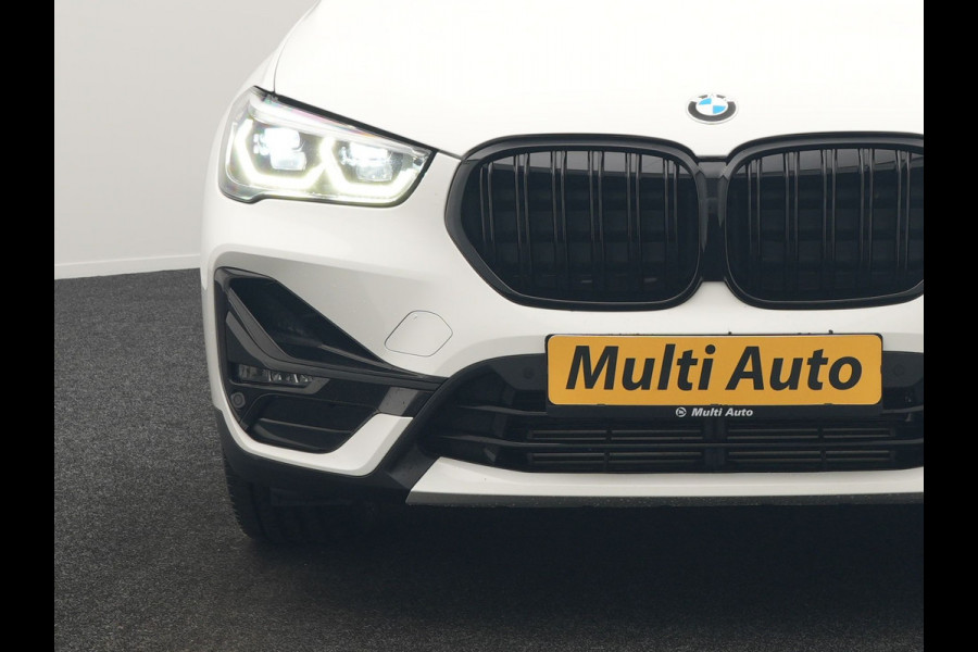 BMW X1 xDrive25e Sportline Plug In Hybrid 221pk Dealer O.H. PHEV | Trekhaak Afn. | Camera | Sportstoelen Memory & Verwarmd | Keyless | Sfeerverlichting | Adaptive LED | Cruise Control | Navigatie | DAB |