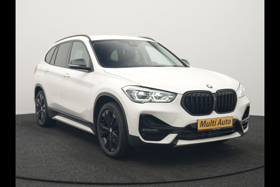 BMW X1 xDrive25e Sportline Plug In Hybrid 221pk Dealer O.H. PHEV | Trekhaak Afn. | Camera | Sportstoelen Memory & Verwarmd | Keyless | Sfeerverlichting | Adaptive LED | Cruise Control | Navigatie | DAB |
