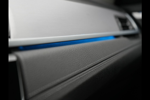 BMW X1 xDrive25e Sportline Plug In Hybrid 221pk Dealer O.H. PHEV | Trekhaak Afn. | Camera | Sportstoelen Memory & Verwarmd | Keyless | Sfeerverlichting | Adaptive LED | Cruise Control | Navigatie | DAB |