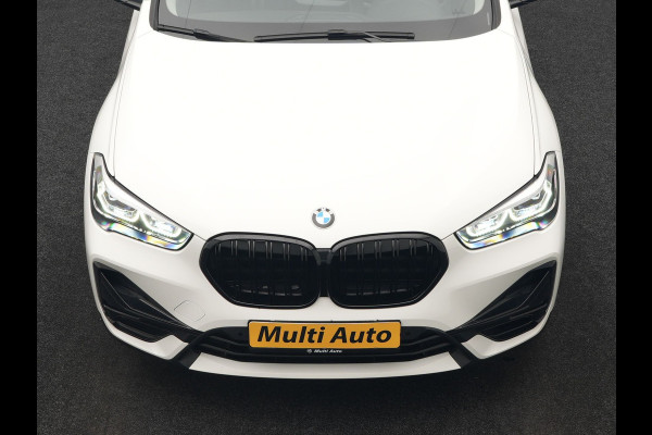 BMW X1 xDrive25e Sportline Plug In Hybrid 221pk Dealer O.H. PHEV | Trekhaak Afn. | Camera | Sportstoelen Memory & Verwarmd | Keyless | Sfeerverlichting | Adaptive LED | Cruise Control | Navigatie | DAB |