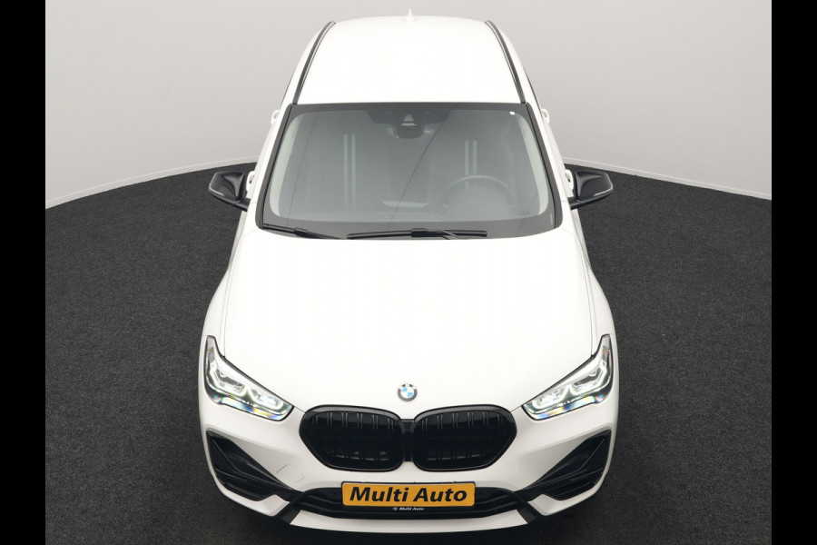 BMW X1 xDrive25e Sportline Plug In Hybrid 221pk Dealer O.H. PHEV | Trekhaak Afn. | Camera | Sportstoelen Memory & Verwarmd | Keyless | Sfeerverlichting | Adaptive LED | Cruise Control | Navigatie | DAB |