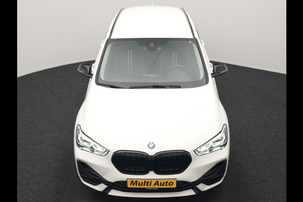 BMW X1 xDrive25e Sportline Plug In Hybrid 221pk Dealer O.H. PHEV | Trekhaak Afn. | Camera | Sportstoelen Memory & Verwarmd | Keyless | Sfeerverlichting | Adaptive LED | Cruise Control | Navigatie | DAB |