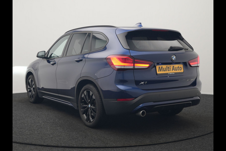 BMW X1 xDrive25e Sportline PHEV 221pk Dealer O.H. | Trekhaak Afn. | Adaptive Cruise | Camera | Sportstoelen Verwarmd | Sfeerverlichting | Keyless | LED Koplampen | Navigatie | DAB | Plug In Hybrid