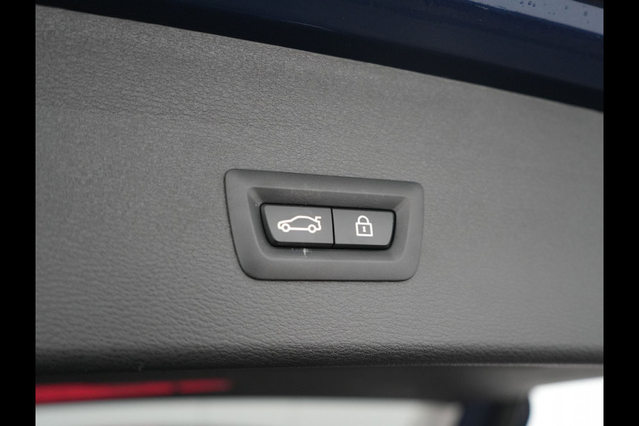 BMW X1 xDrive25e Sportline PHEV 221pk Dealer O.H. | Trekhaak Afn. | Adaptive Cruise | Camera | Sportstoelen Verwarmd | Sfeerverlichting | Keyless | LED Koplampen | Navigatie | DAB | Plug In Hybrid