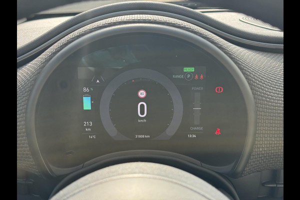 Fiat 500E La Prima 42 kWh Fiat 500e La Prima Leder | 17" | Pack Winter | Schuif/Kantel dak | Subsidie € 2.000,-