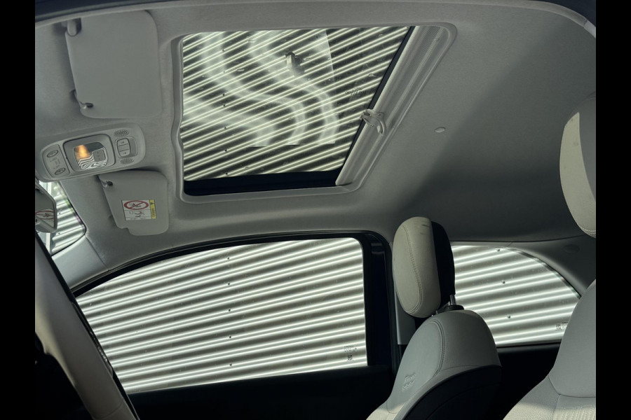 Fiat 500E La Prima 42 kWh Fiat 500e La Prima Leder | 17" | Pack Winter | Schuif/Kantel dak | Subsidie € 2.000,-