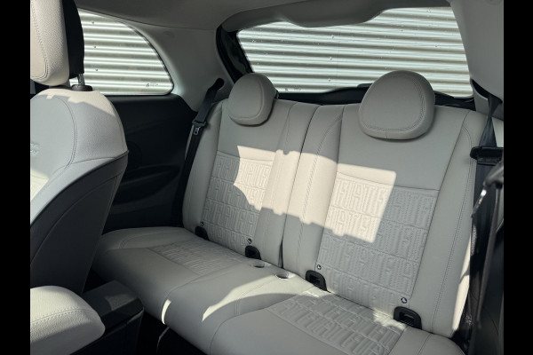 Fiat 500E La Prima 42 kWh Fiat 500e La Prima Leder | 17" | Pack Winter | Schuif/Kantel dak | Subsidie € 2.000,-