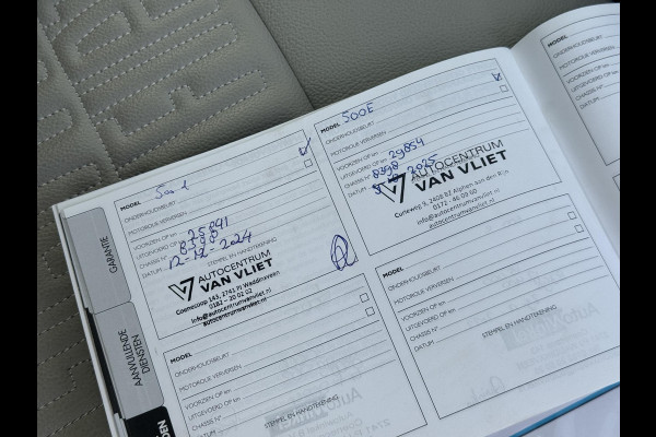 Fiat 500E La Prima 42 kWh Fiat 500e La Prima Leder | 17" | Pack Winter | Schuif/Kantel dak | Subsidie € 2.000,-