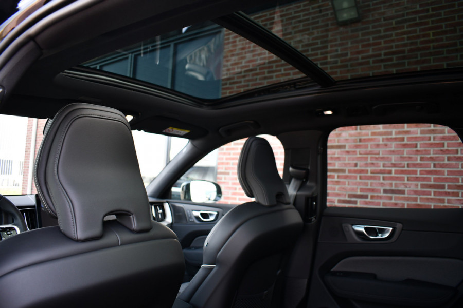 Volvo XC60 2.0 T6 Plug-in AWD Ultra Black Edition Pano ACC HUD 360 H/K 21inch Stuurverw