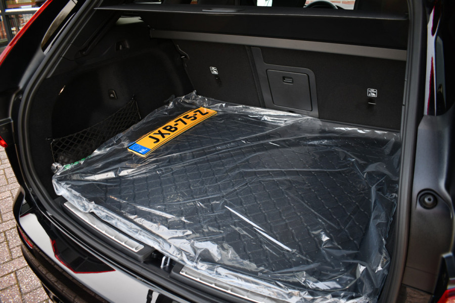 Volvo XC60 2.0 T6 Plug-in AWD Ultra Black Edition Pano ACC HUD 360 H/K 21inch Stuurverw