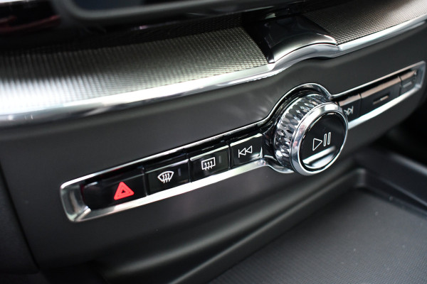 Volvo XC60 2.0 T6 Plug-in AWD Ultra Black Edition Pano ACC HUD 360 H/K 21inch Stuurverw