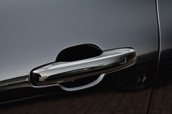 Volvo XC60 2.0 T6 Plug-in AWD Ultra Black Edition Pano ACC HUD 360 H/K 21inch Stuurverw