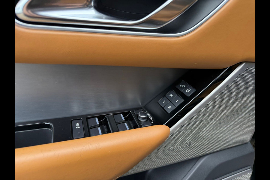 Land Rover Range Rover Velar 3.0 D300 AWD R-Dynamic HSE