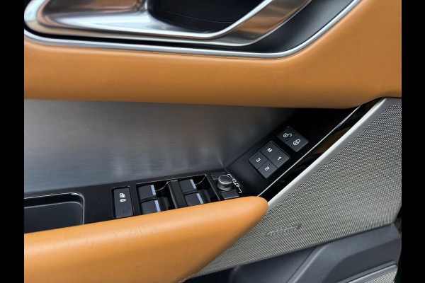 Land Rover Range Rover Velar 3.0 D300 AWD R-Dynamic HSE