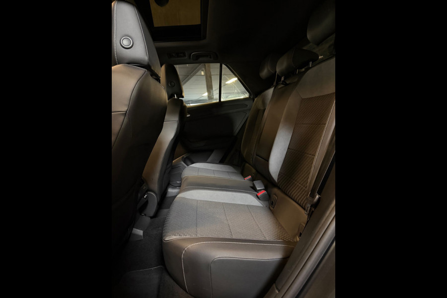 Volkswagen T-Roc 2.0 TSI 4Motion R|PANO|BOMVOL!
