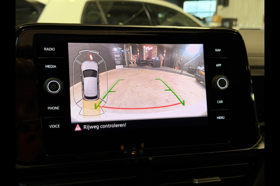 Volkswagen T-Roc 1.5 TSI 3X R-Line|PANO|ACC|CAM|BOMVOL!