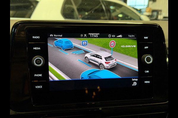 Volkswagen T-Roc 1.5 TSI 3X R-Line|PANO|ACC|CAM|BOMVOL!