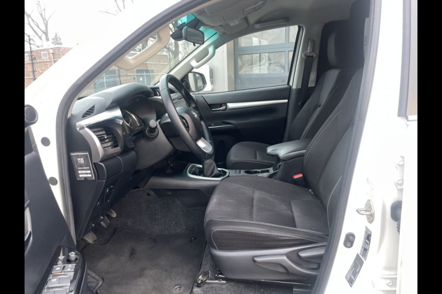 Toyota Hilux 2.4 D-4D DC 4WD | 3500kg AHG | camera